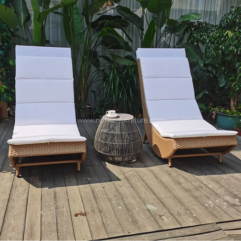 Outdoor Leisure Aluminum Frame PE Rattan Sun Lounger